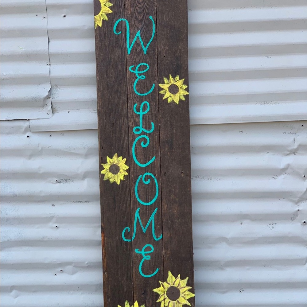 Welcome sign